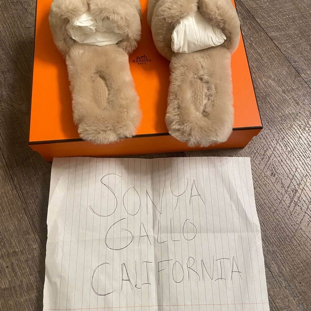 Hermes shearling oran sandals